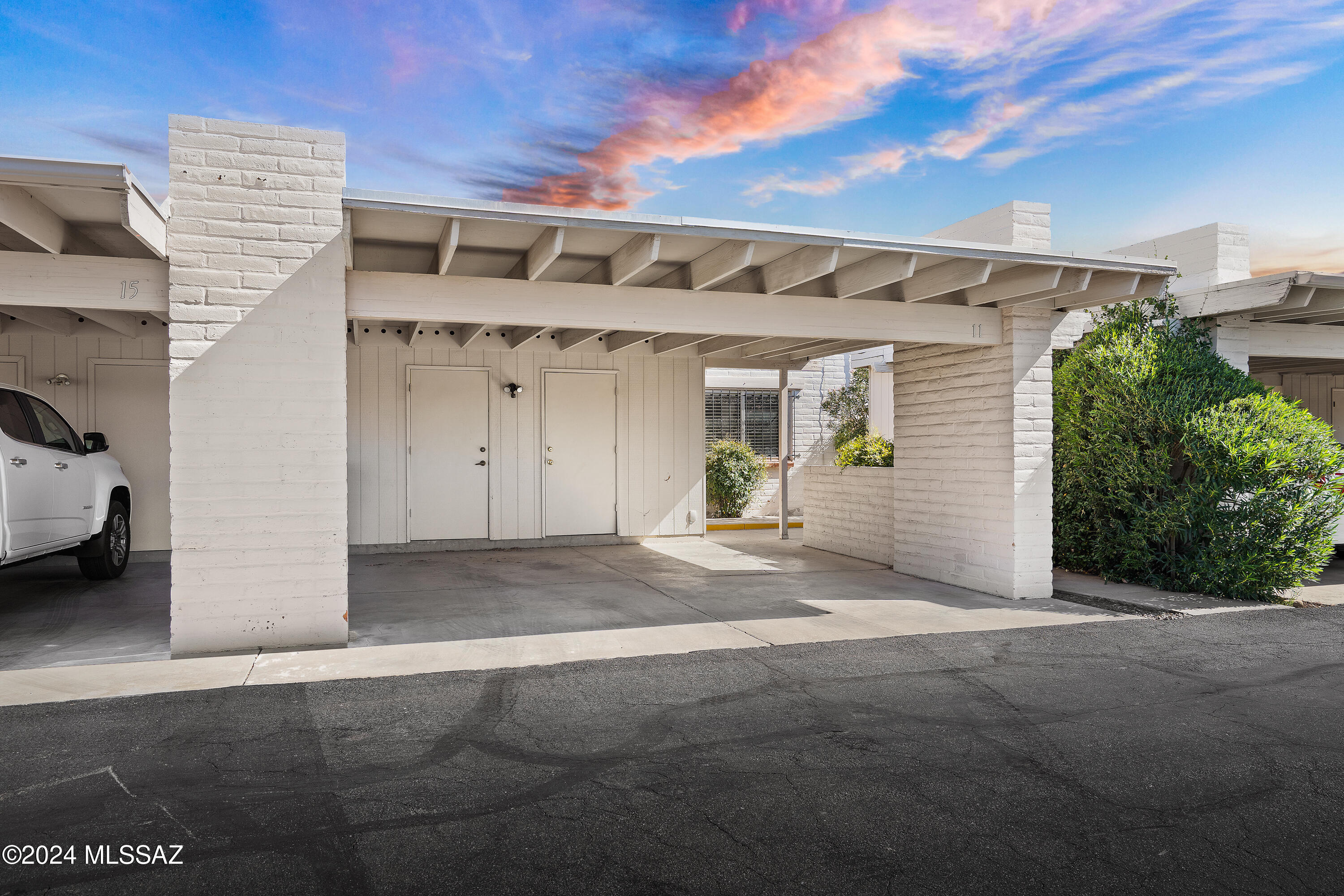 11 East Pastime Road Tucson, AZ 85705 - Photo 2 of 25