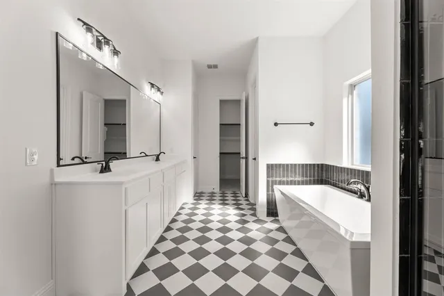 $599,900 | 1041 Moss Grv Trail, Justin, TX 76247