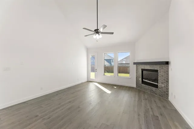 $599,900 | 1041 Moss Grv Trail, Justin, TX 76247