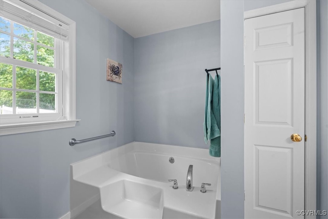 3420 Ceasar Town Road Powhatan, VA 23139 - Photo 26 of 50 Bathroom featuring a bath