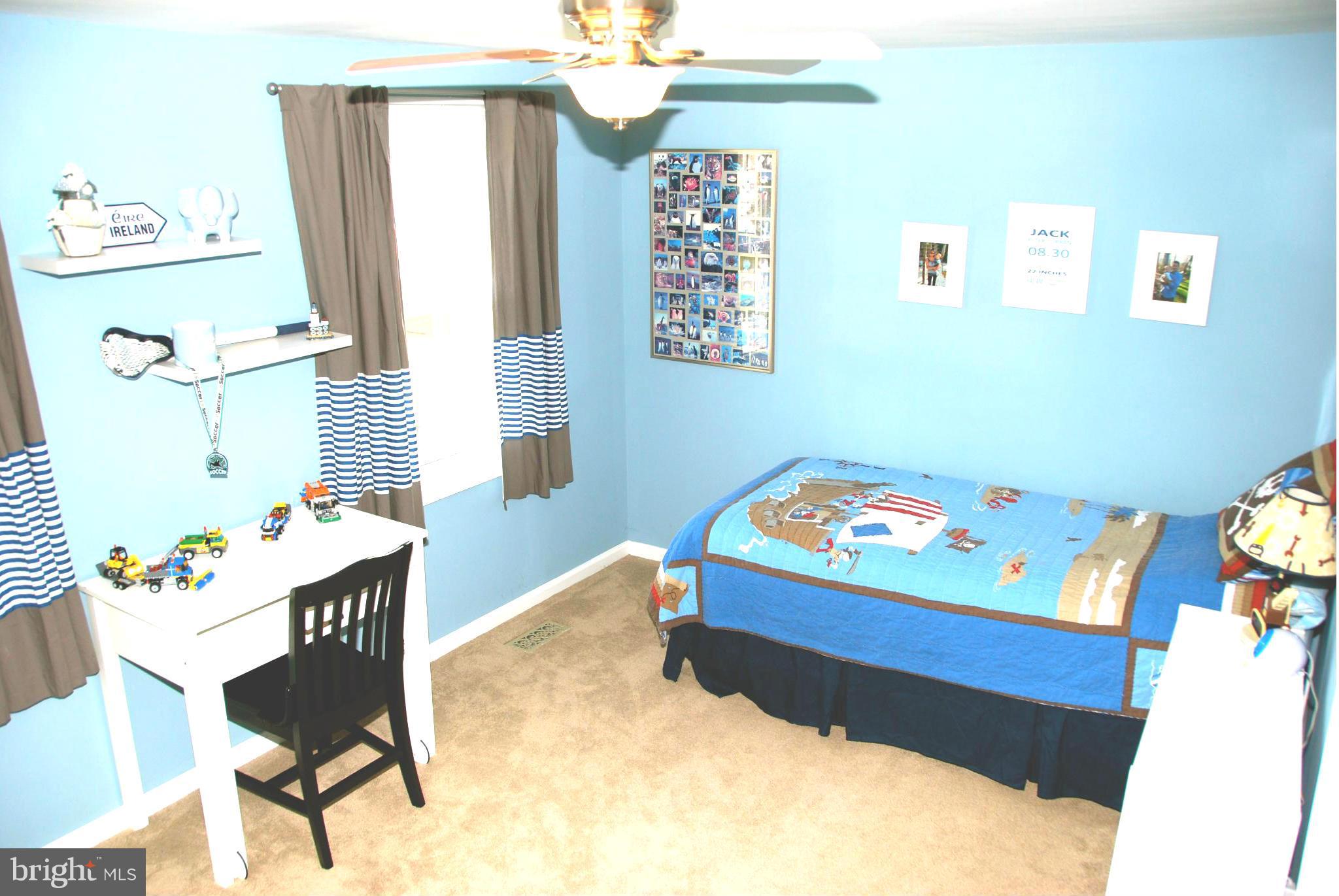 3112 Newcastle Lane Riva, MD 21140 - Photo 15 of 27 a living room with furniture and a table