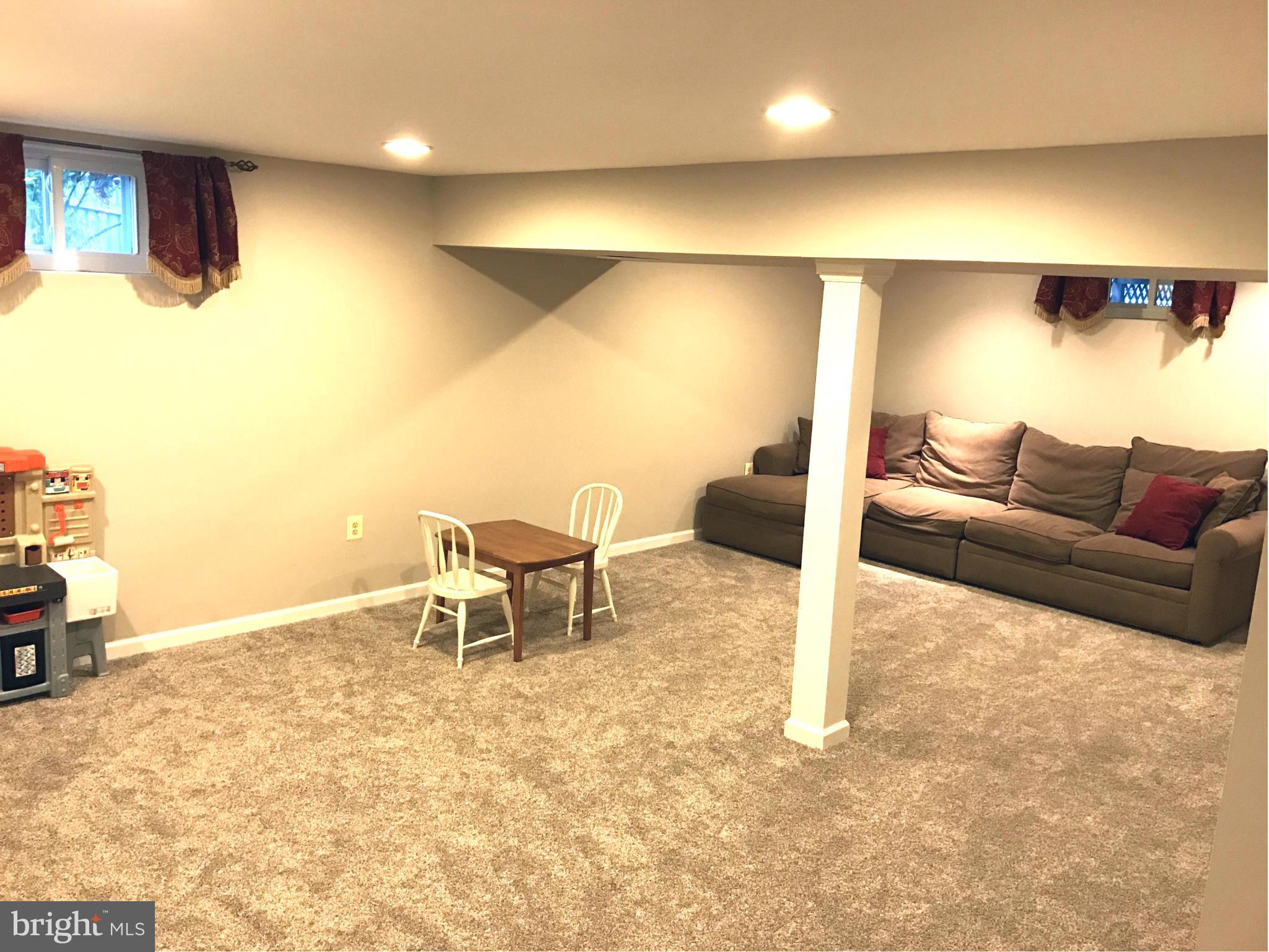 3112 Newcastle Lane Riva, MD 21140 - Photo 18 of 27 a living room with furniture