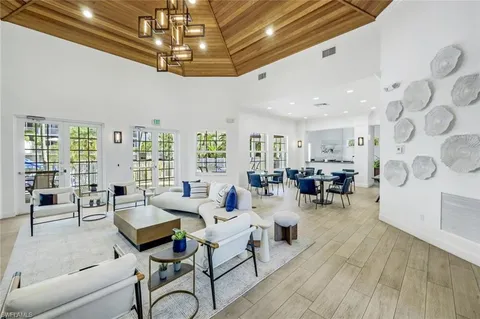 $1,050,000 | 450 Launch Circle, Unit 501, Naples, FL 34108