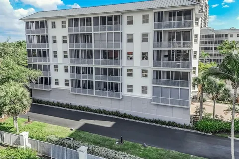 $1,050,000 | 450 Launch Circle, Unit 501, Naples, FL 34108
