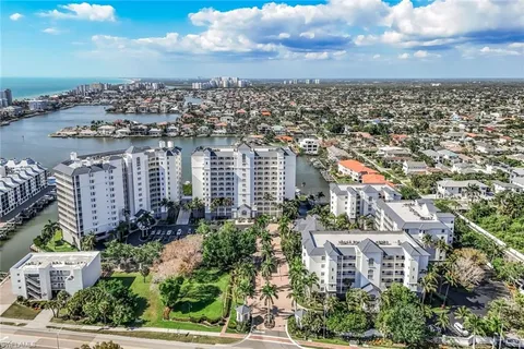 $1,050,000 | 450 Launch Circle, Unit 501, Naples, FL 34108