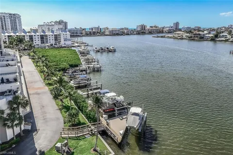 $1,050,000 | 450 Launch Circle, Unit 501, Naples, FL 34108