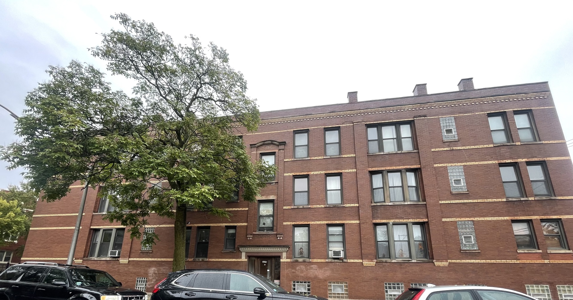 3270 West Dickens Avenue, Unit 2 Chicago, IL 60647 - Photo 3 of 15 a front view of a building