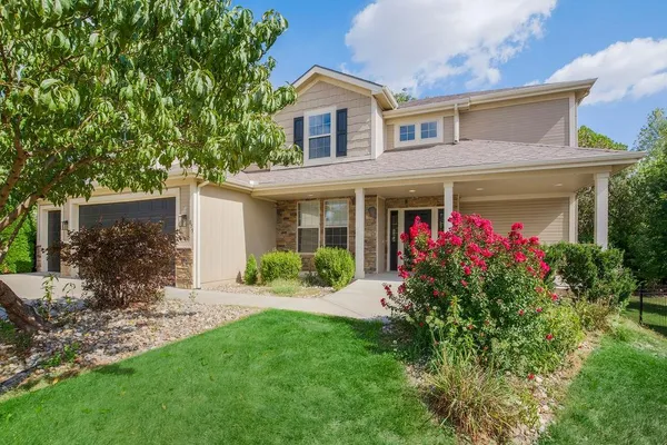 $550,000 | 875 Clearview Drive, Lansing, KS 66043