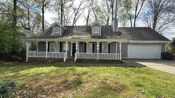 $2,300 | 1626 Isham Drive, Lawrenceville, GA 30046