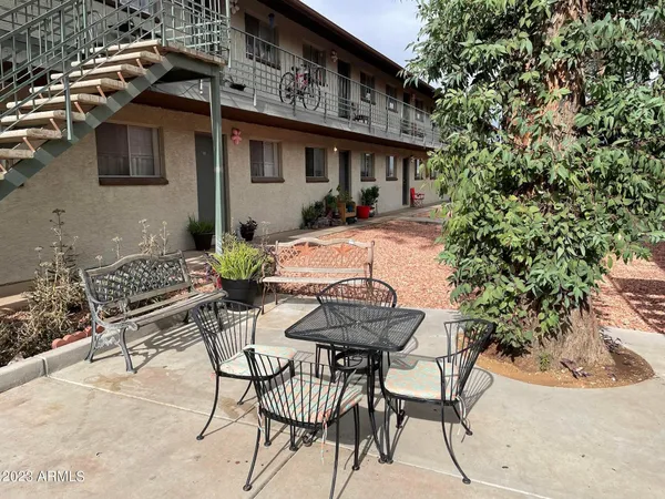 $949 | 2002 East Sweetwater Avenue, Unit 209, Phoenix, AZ 85022