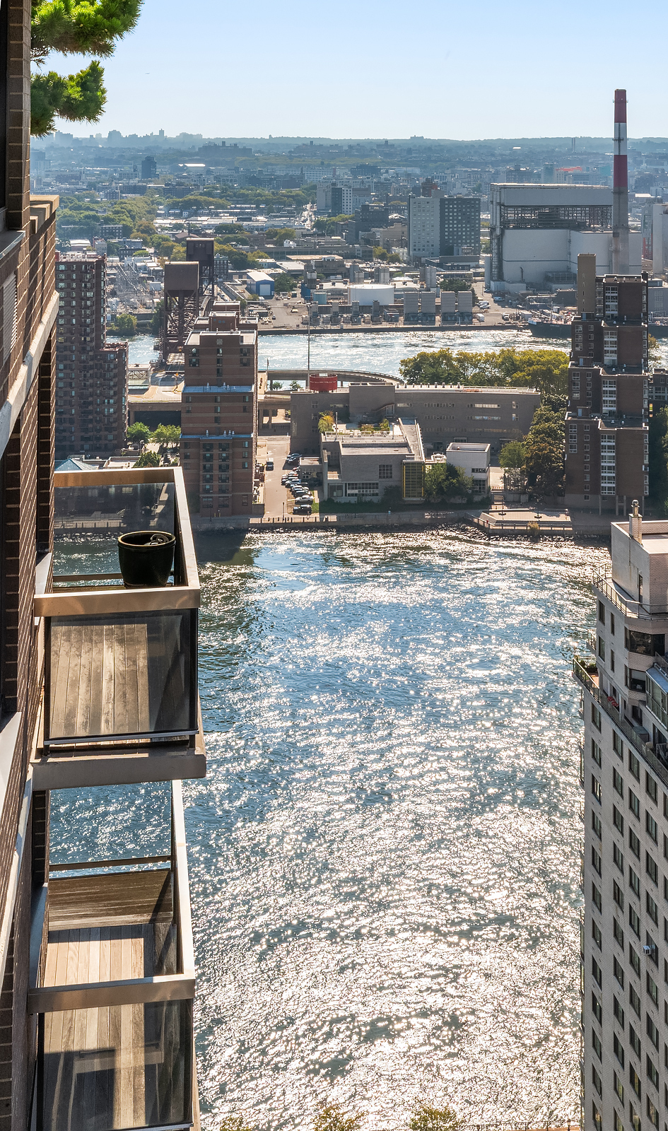 515 East 72nd Street, Unit 32C Manhattan, NY 10021 - Photo 8 of 15 a view of a water with water view