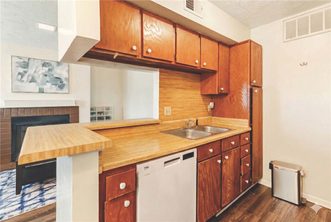 4441 Old College Road, Unit 2104 Bryan, TX 77801 - Photo 10 of 15 photo digitally decluttered