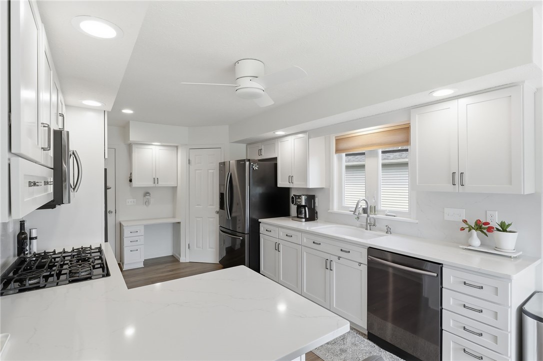 40 Wind Way Circle Rochester, NY 14624 - Photo 10 of 36