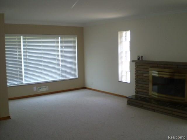 8182 Menge Street Center Line, MI 48015 - Photo 3 of 5