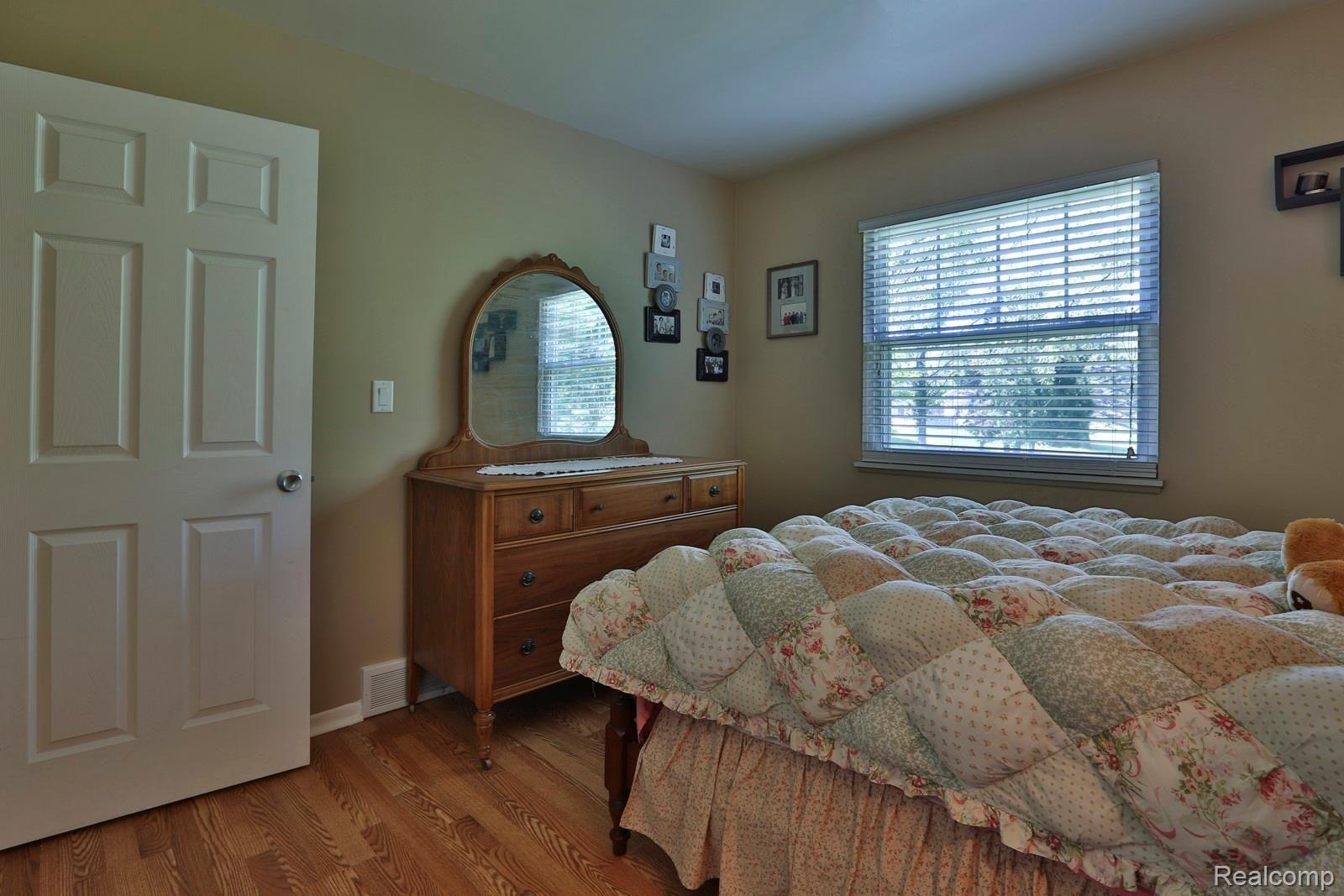 14243 Haggerty Road Belleville, MI 48111 - Photo 18 of 23 2B8A4463.jpg