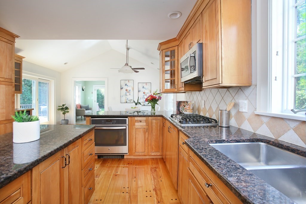 76 Ardsmoor Road Melrose, MA 02176 - Photo 7 of 27 Gallery Image 7
