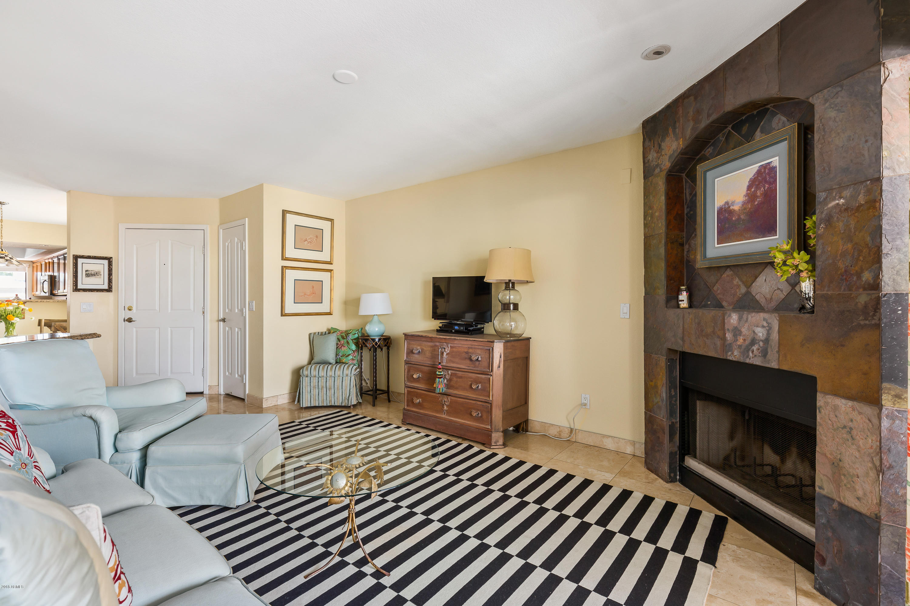 3235 East Camelback Road, Unit 221 Phoenix, AZ 85018 - Photo 7 of 21 004_Living Room