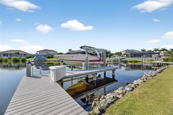 $2,150,000 | 851 Manns Harbor Drive, Apollo Beach, FL 33572