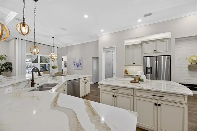 $2,195,000 | 851 Manns Harbor Drive, Apollo Beach, FL 33572