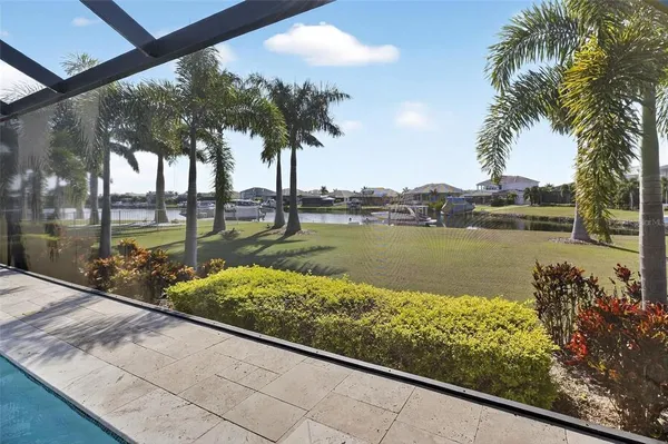 $2,150,000 | 851 Manns Harbor Drive, Apollo Beach, FL 33572