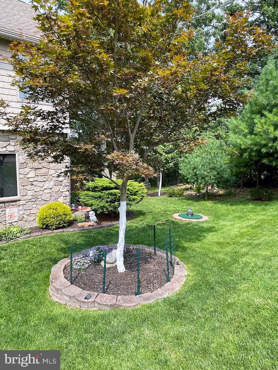 130 Summit Road Hazleton, PA 18202 - Photo 8 of 63 meticulous landscaping