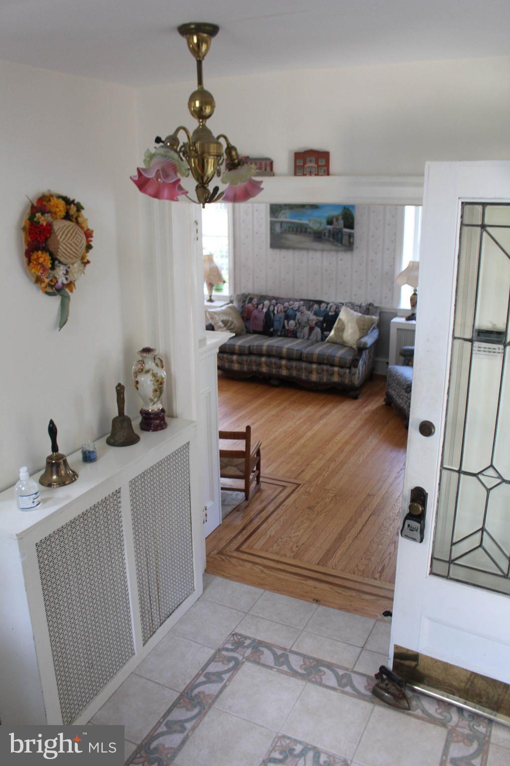 1046 Eagle Road Huntingdon Valley, PA 19006 - Photo 16 of 108 Foyer