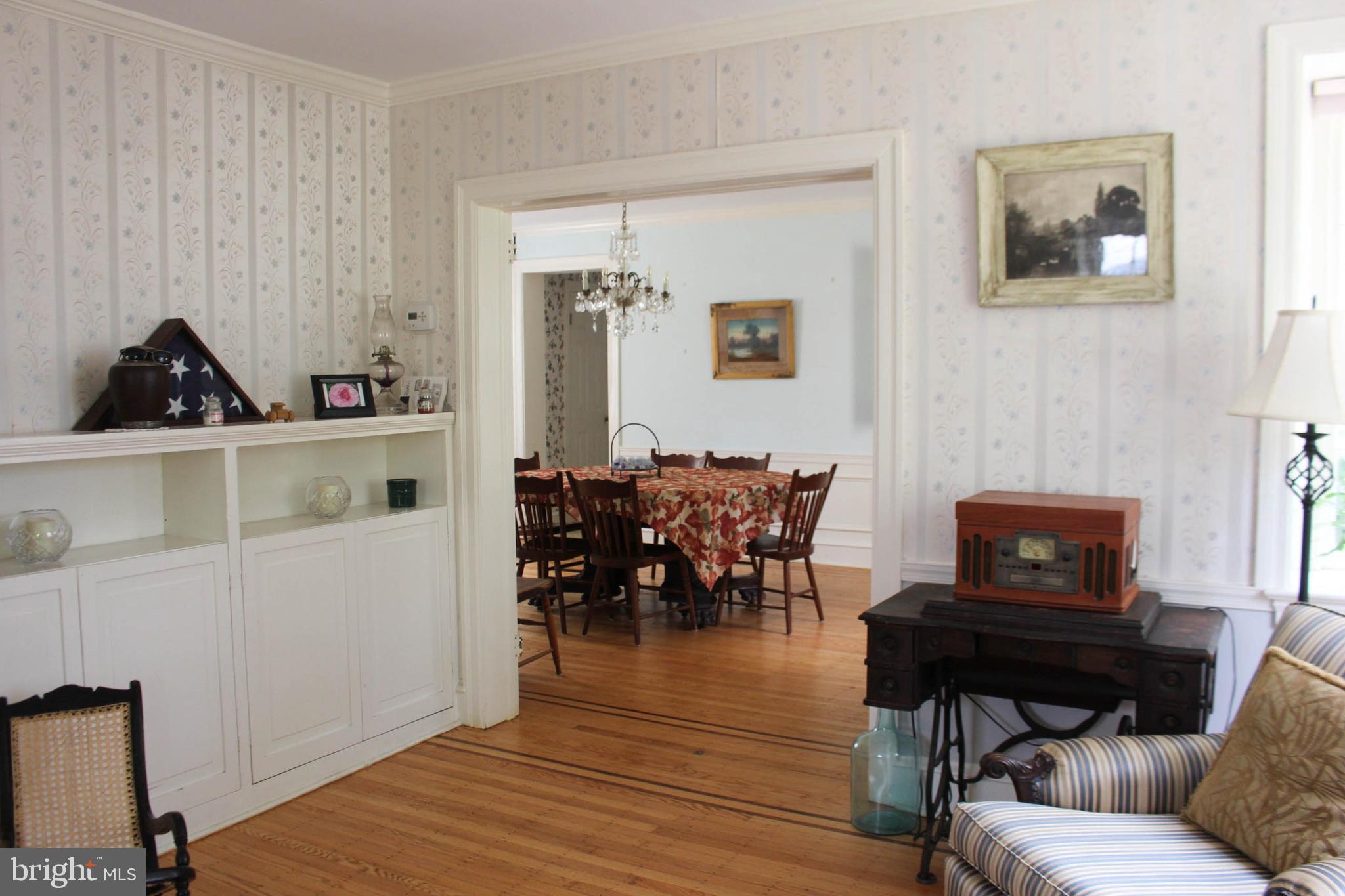 1046 Eagle Road Huntingdon Valley, PA 19006 - Photo 20 of 108 Living Room