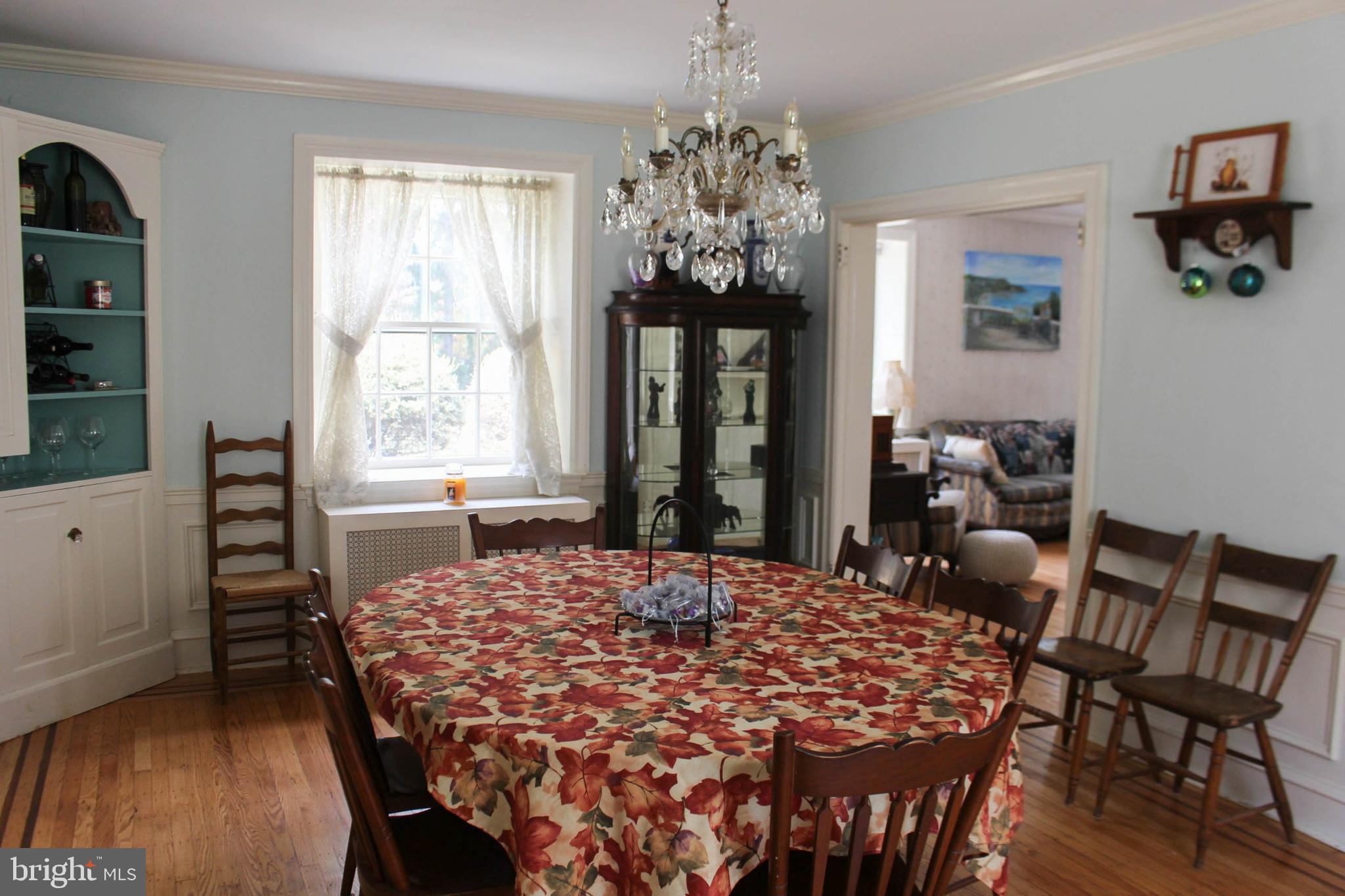 1046 Eagle Road Huntingdon Valley, PA 19006 - Photo 27 of 108 Dining room with corner built ins
