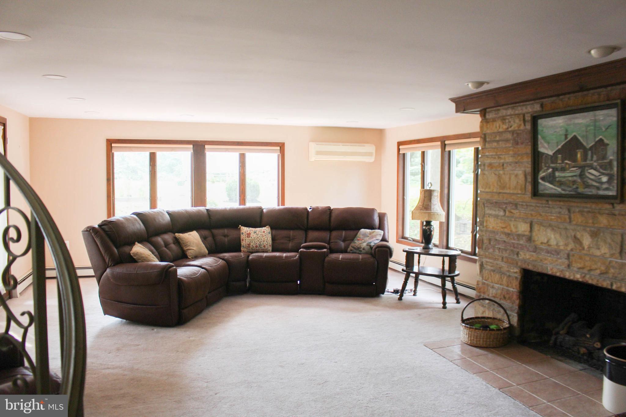 1046 Eagle Road Huntingdon Valley, PA 19006 - Photo 37 of 108 Family Room