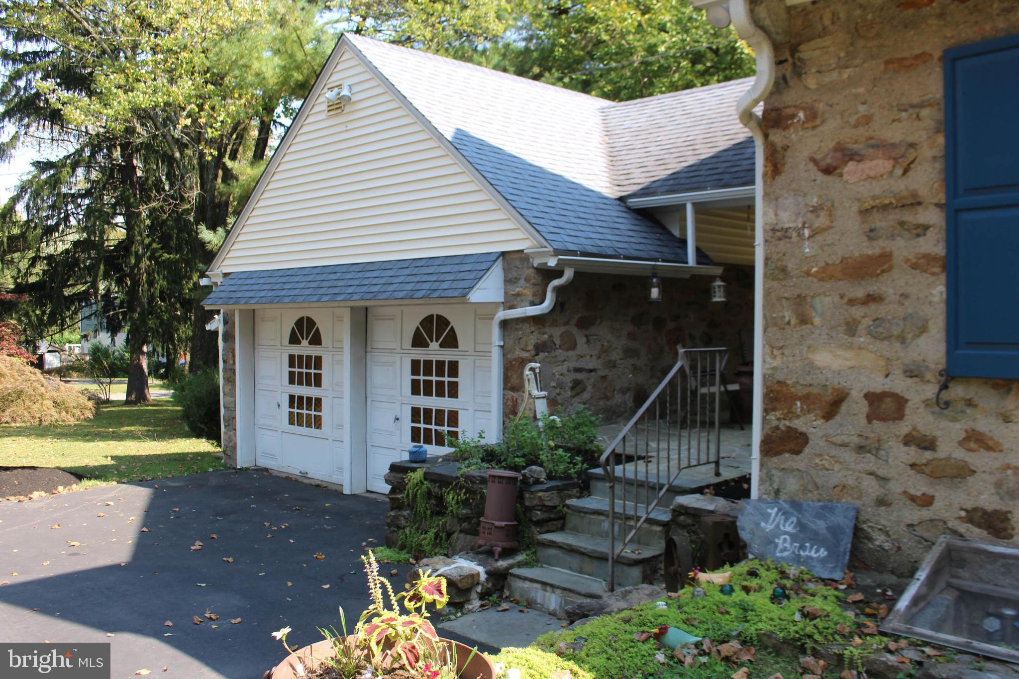 1046 Eagle Road Huntingdon Valley, PA 19006 - Photo 7 of 108 Garage