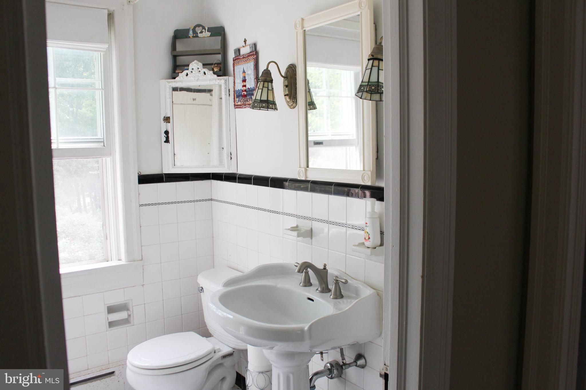 1046 Eagle Road Huntingdon Valley, PA 19006 - Photo 71 of 108 Full Hall Bathroom