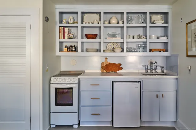 $4,500 | 155 Water Street, Unit 2, Stonington, CT 06378