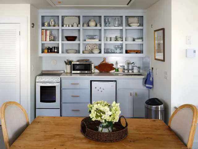 $4,500 | 155 Water Street, Unit 2, Stonington, CT 06378