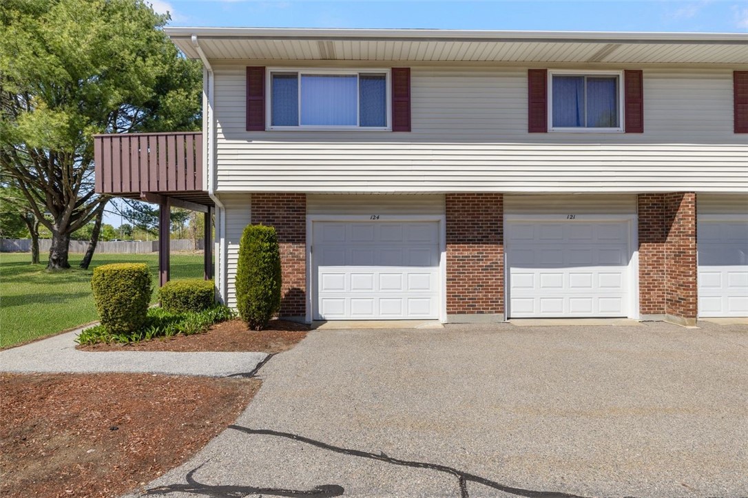 124 Edaville Court Warwick, RI 02886 - Photo 33 of 50
