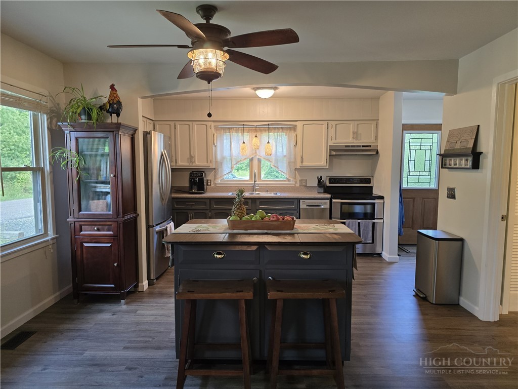 159 Doyle Bare Road West Jefferson, NC 28694 - Photo 11 of 42