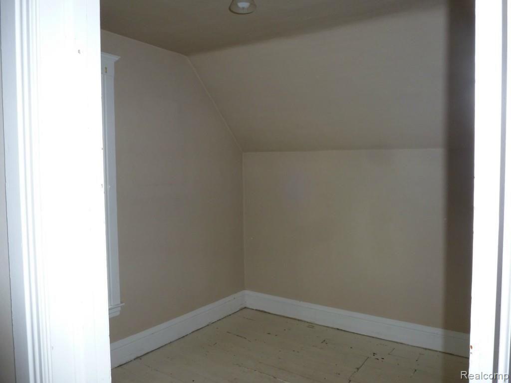 201 Pine Street Rochester, MI 48307 - Photo 29 of 42 201 PINE DEN.jpg