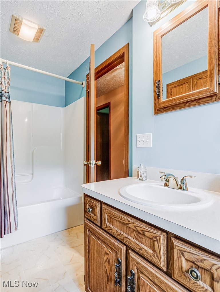 2762 Berry Road Akron, OH 44320 - Photo 16 of 22