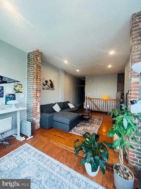 2807 North Calvert Street, Unit 2 Baltimore, MD 21218 - Photo 6 of 22 2nd floor Living room