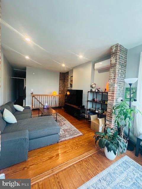 2807 North Calvert Street, Unit 2 Baltimore, MD 21218 - Photo 7 of 22 2nd floor Living room