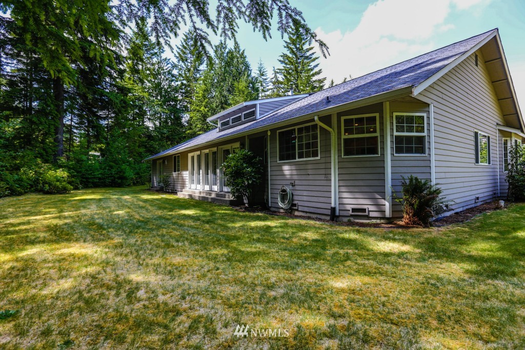 629 Southwest Logan Road Port Orchard, WA 98367 - Photo 3 of 25 Gallery Image 3