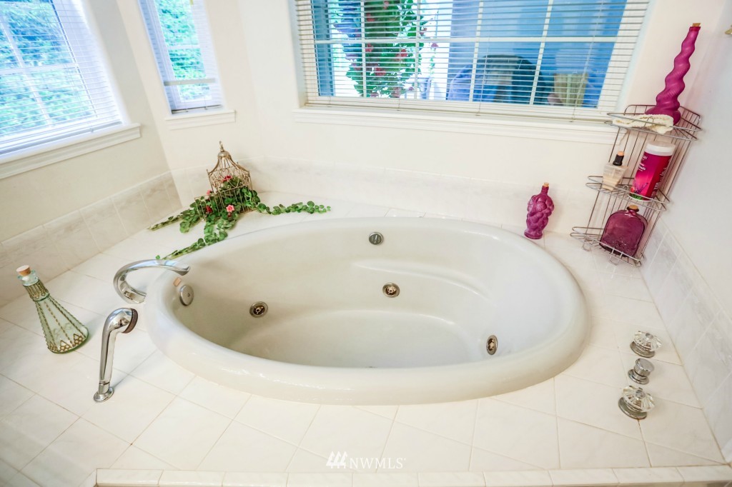629 Southwest Logan Road Port Orchard, WA 98367 - Photo 22 of 25 Gallery Image 22