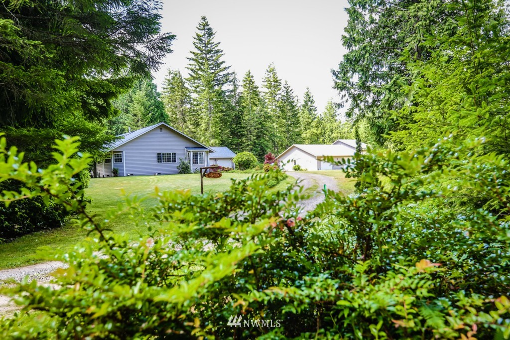 629 Southwest Logan Road Port Orchard, WA 98367 - Photo 4 of 25 Gallery Image 4