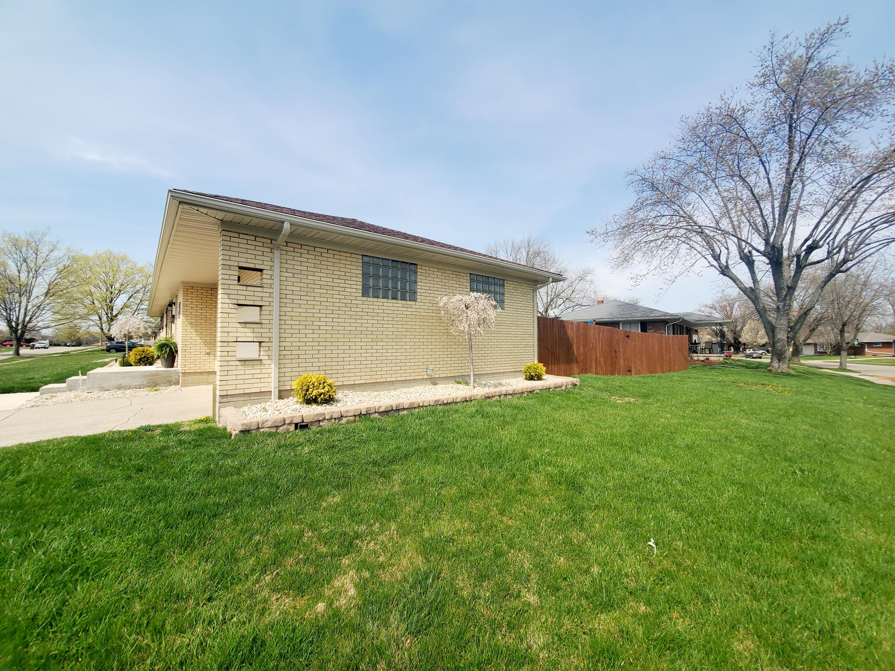 1418 Midland Road Springfield, OH 45503 - Photo 4 of 56