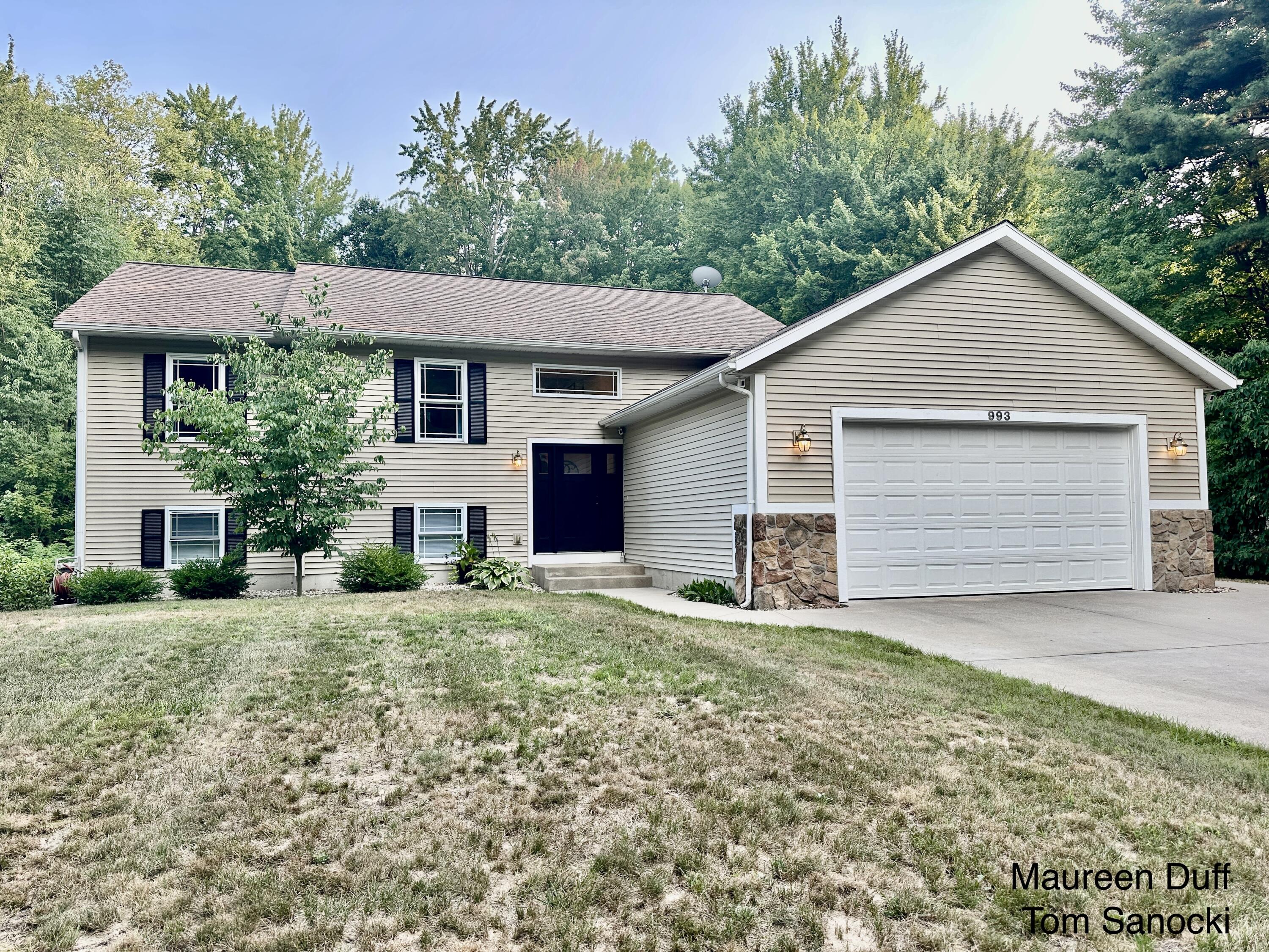993 West Tyler Road Muskegon, MI 49445 - Photo 1 of 39 IMG_5713