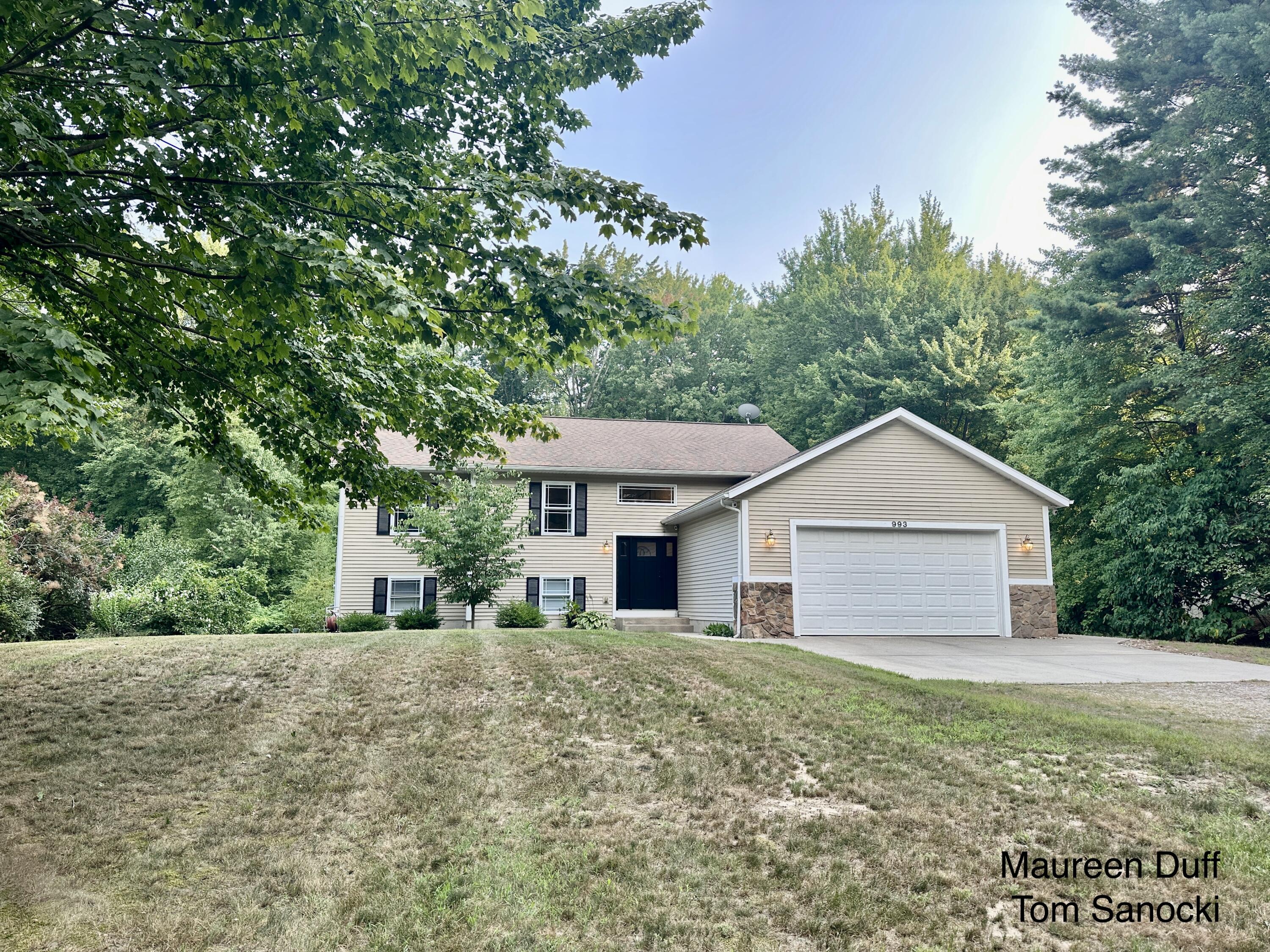 993 West Tyler Road Muskegon, MI 49445 - Photo 3 of 39 IMG_5717