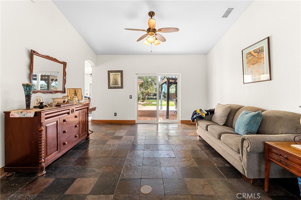 38125 Overhill Road Temecula, CA 92592 - Photo 19 of 66