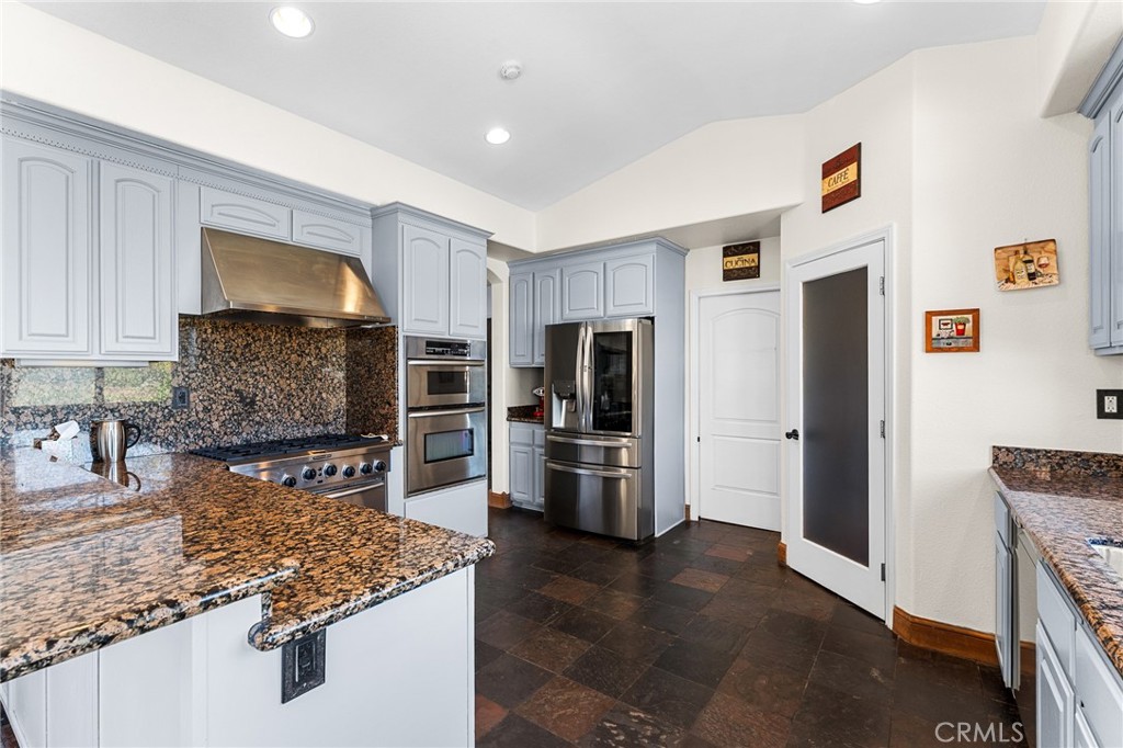 38125 Overhill Road Temecula, CA 92592 - Photo 10 of 66