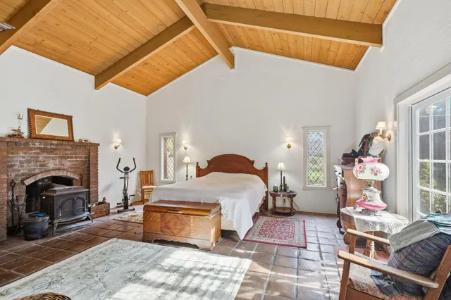 a view of washer and dryer