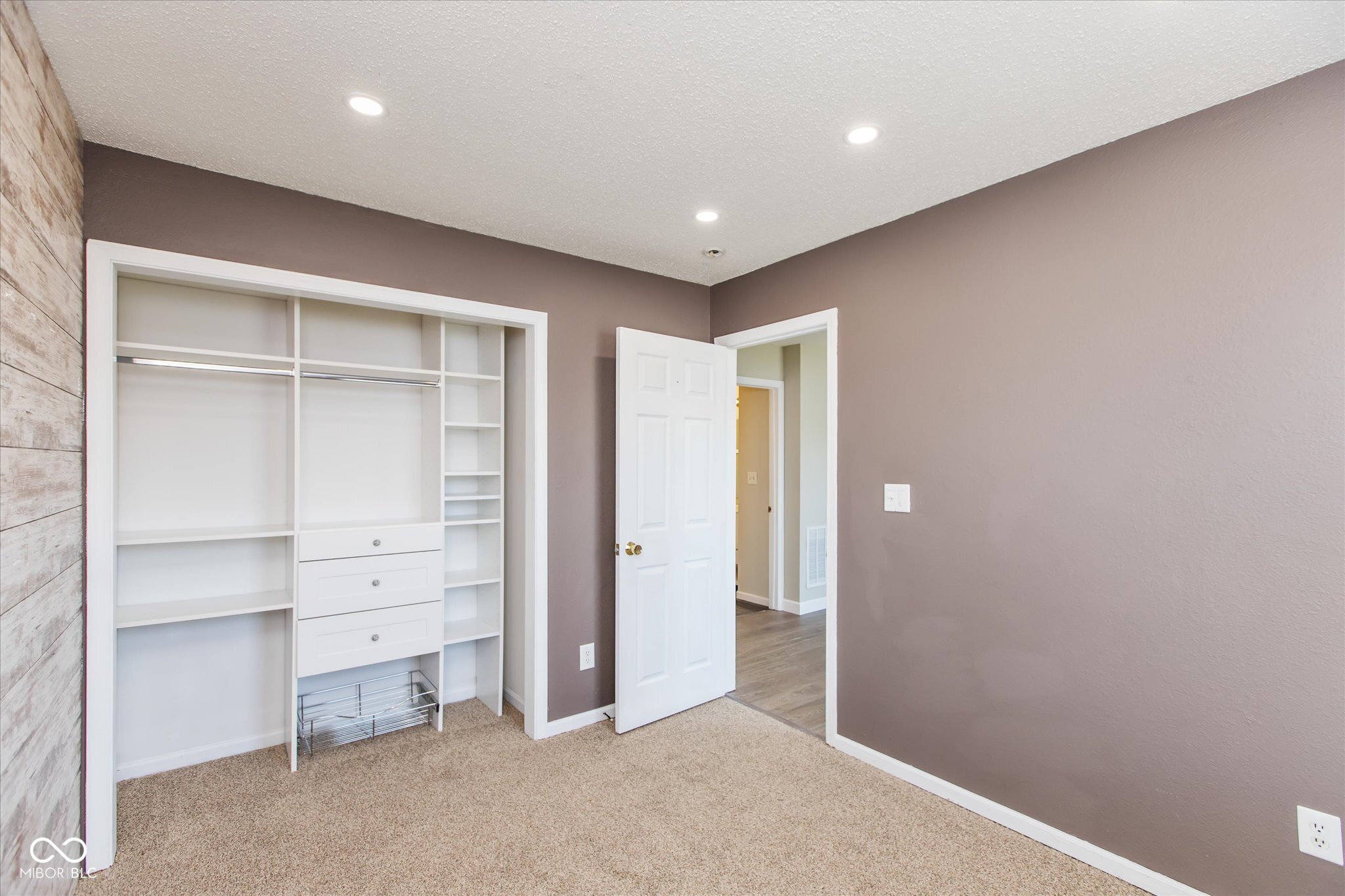 5236 Alameda Road Indianapolis, IN 46228 - Photo 6 of 17 Gallery Image 6