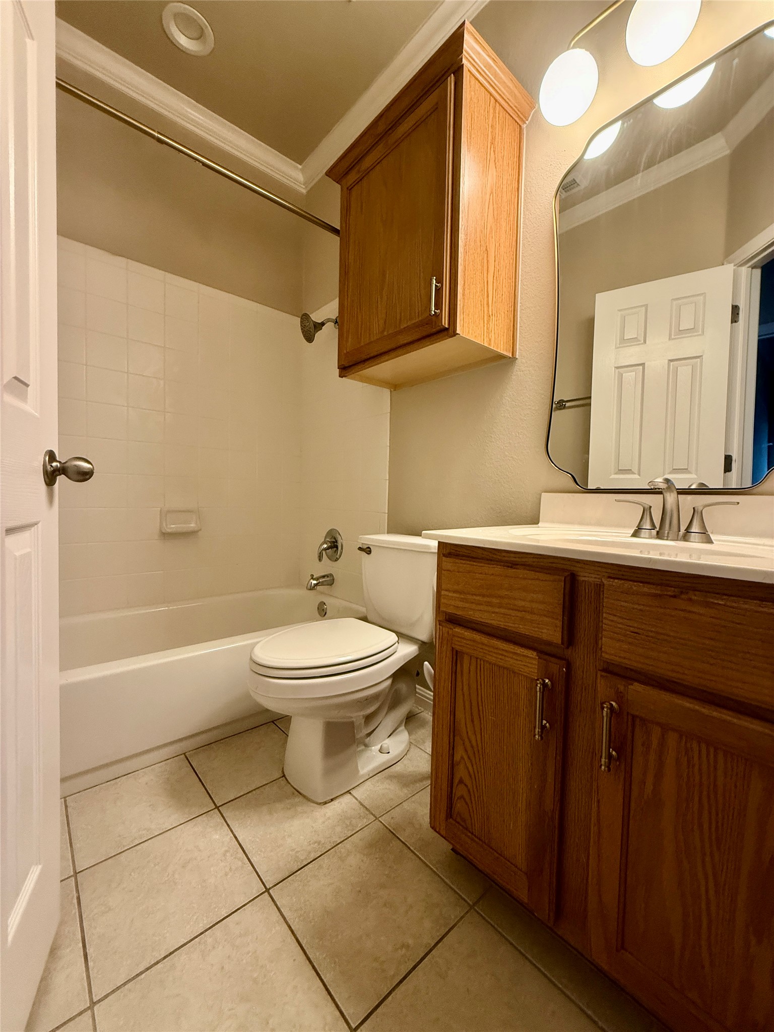 411 West St Elmo Road, Unit 39 Austin, TX 78745 - Photo 14 of 25 secondary bathroom